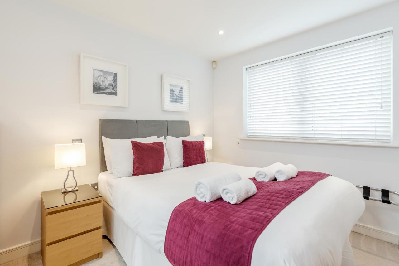Roomspace Serviced Apartments - Abbot'S Yard Guildford Kültér fotó